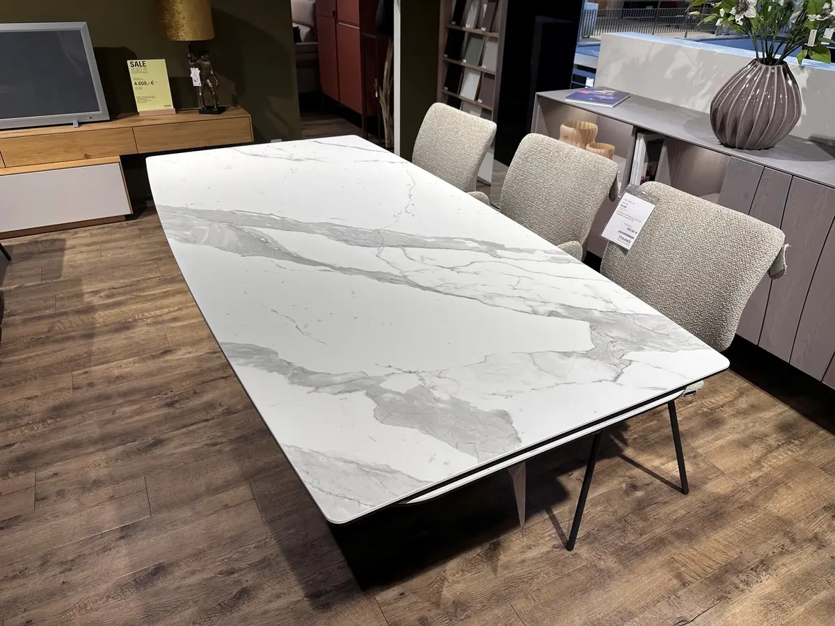 Esstisch Contur Savona Platte Keramik auf Glas Statuario matt  44 x 200(280) x 100 cm